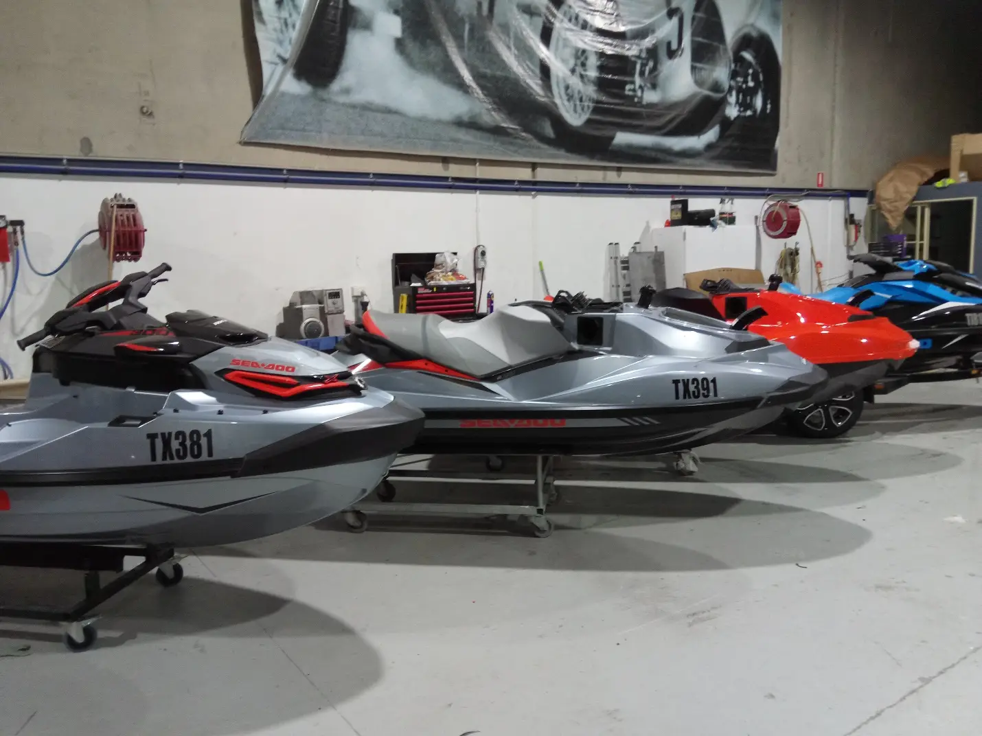 jetskis
